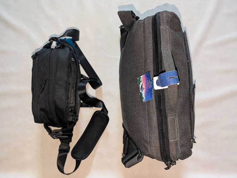 La nouvelle (à gauche) et l&rsquo;ancienne besace (à droite) - [BY-NC 4.0] - ISO 1674, f/1.7, 3741/500000 sec.