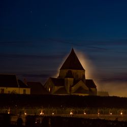 L’église dans la brume