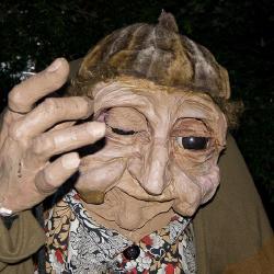 Sa grand-mère?
