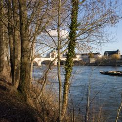 La ville de Tours depuis l’île