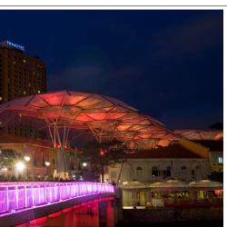 Un des ponts de Clark Quay