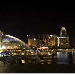 Merlion face à la baie