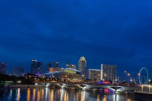 L'opéra pendant l'heure bleue
