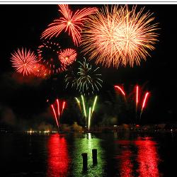 petit_feu_artifice_geneve_a.jpg petit_feu_artifice_geneve_a.jpg
